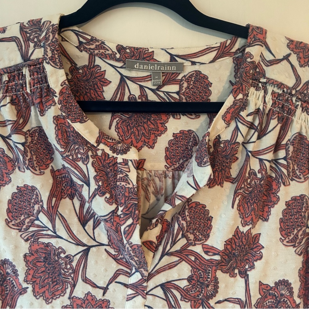 Daniel Rainn cap sleeve blouse